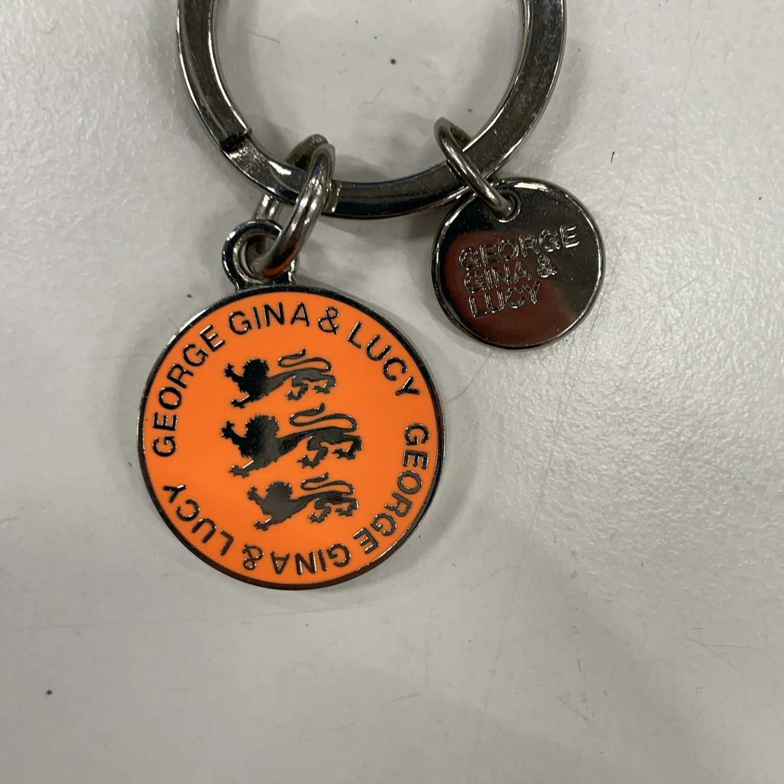 George Gina & Lucy - bild 4