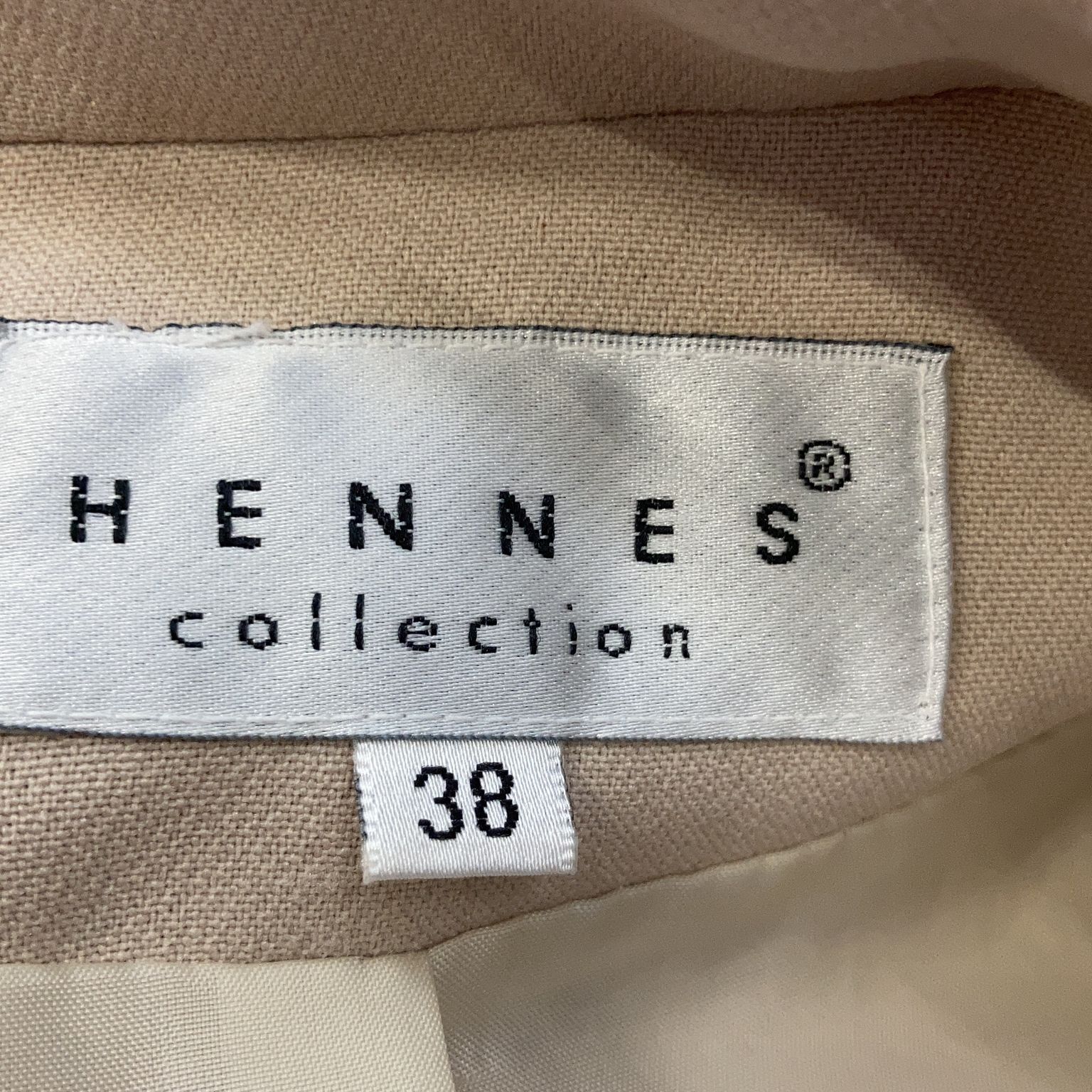 Hennes Collection