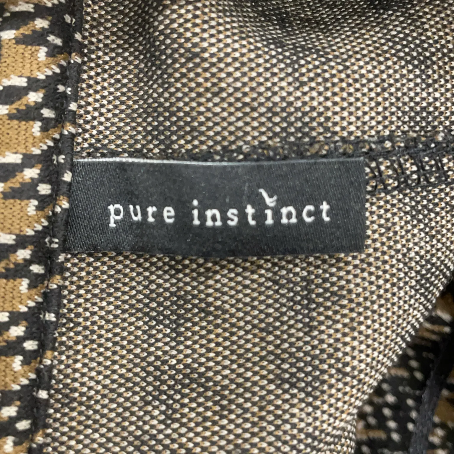 Pure Instinct - bild 3