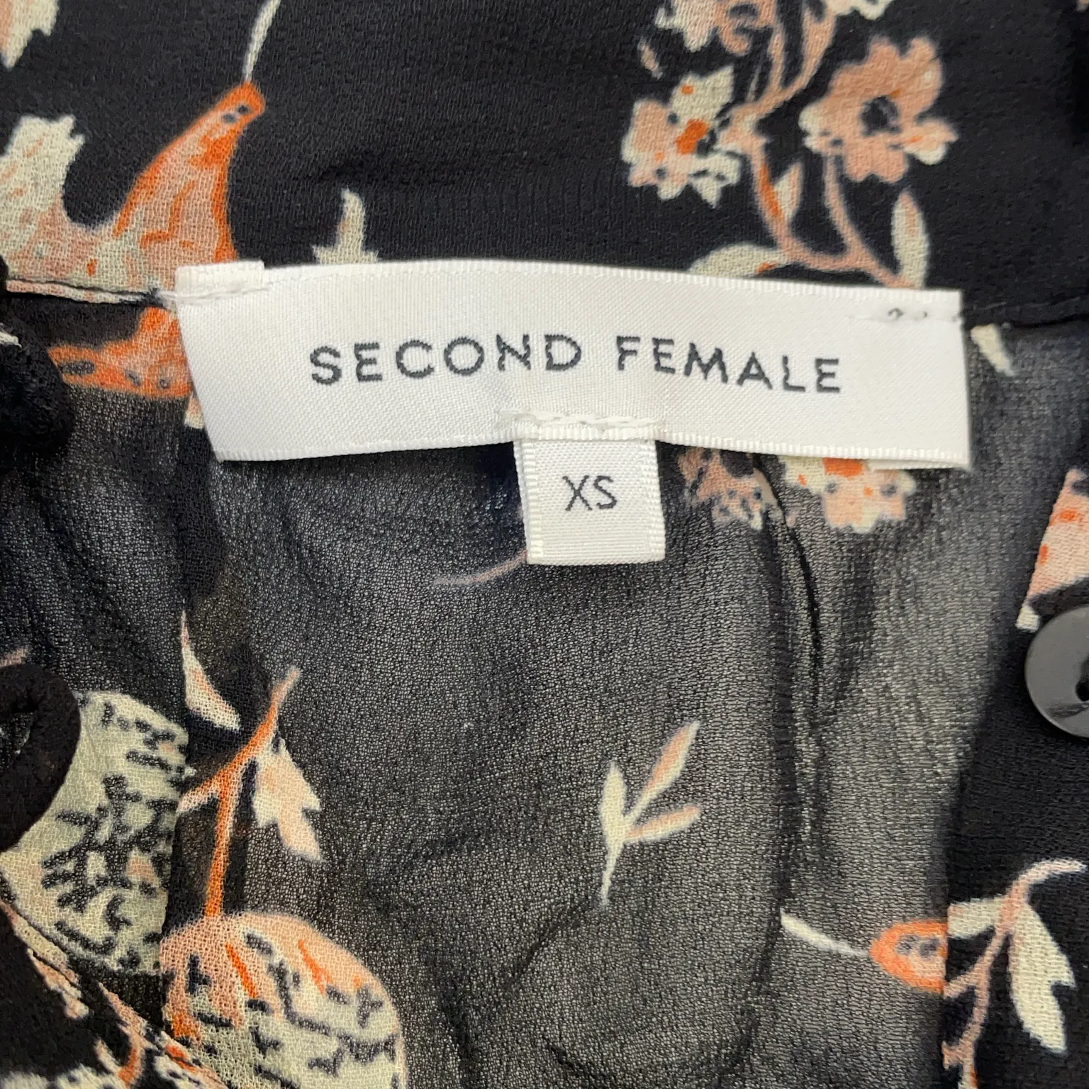 Second Female - bild 3