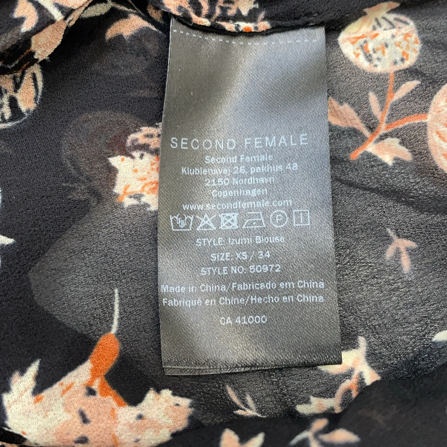 Second Female - bild 4