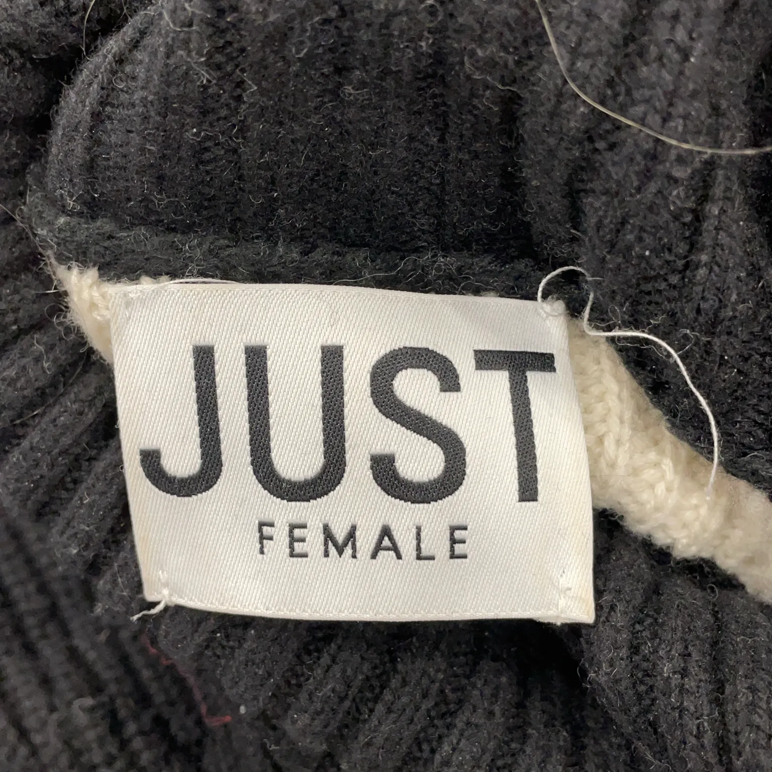 Just Female - bild 3