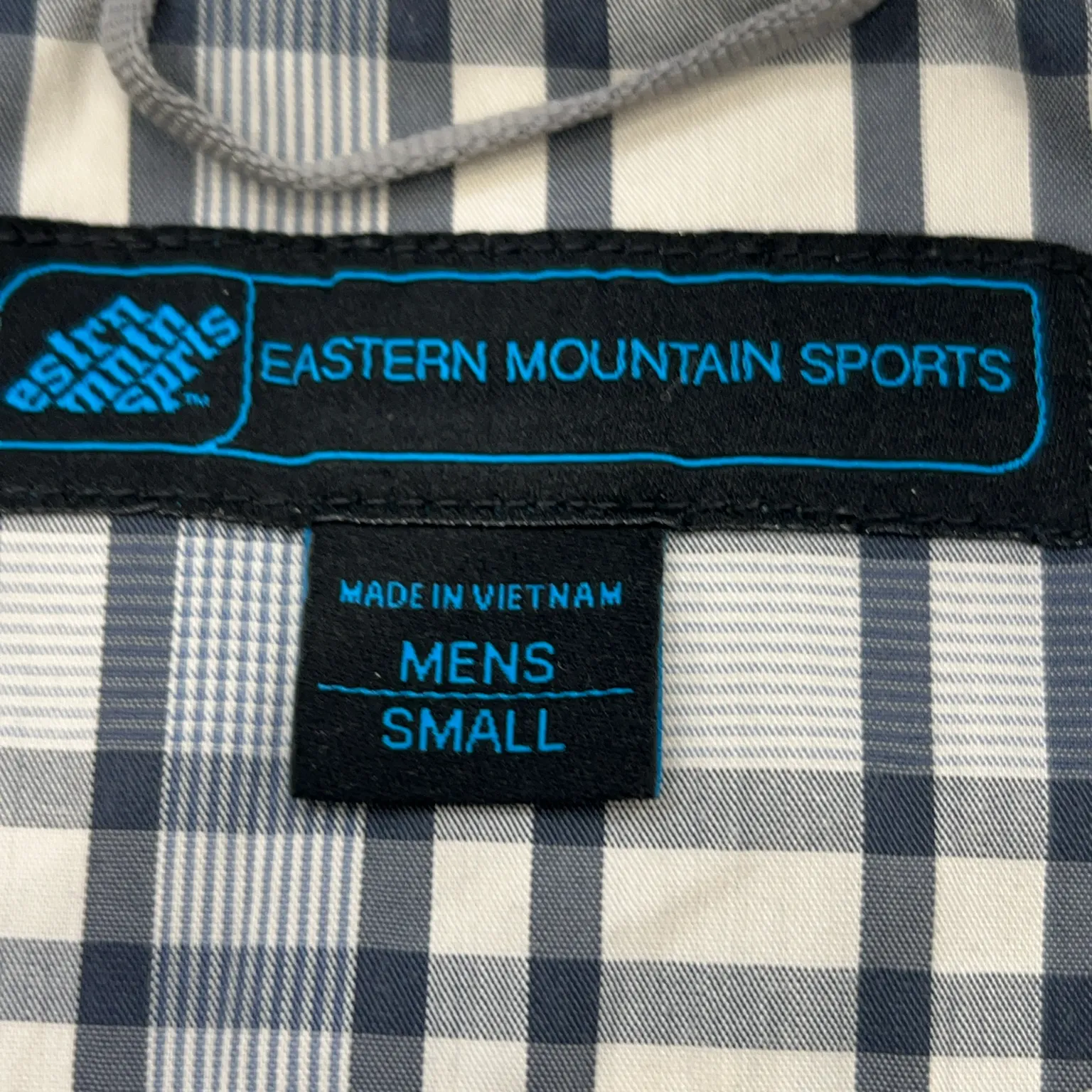Eastern Mountain Sports - bild 3