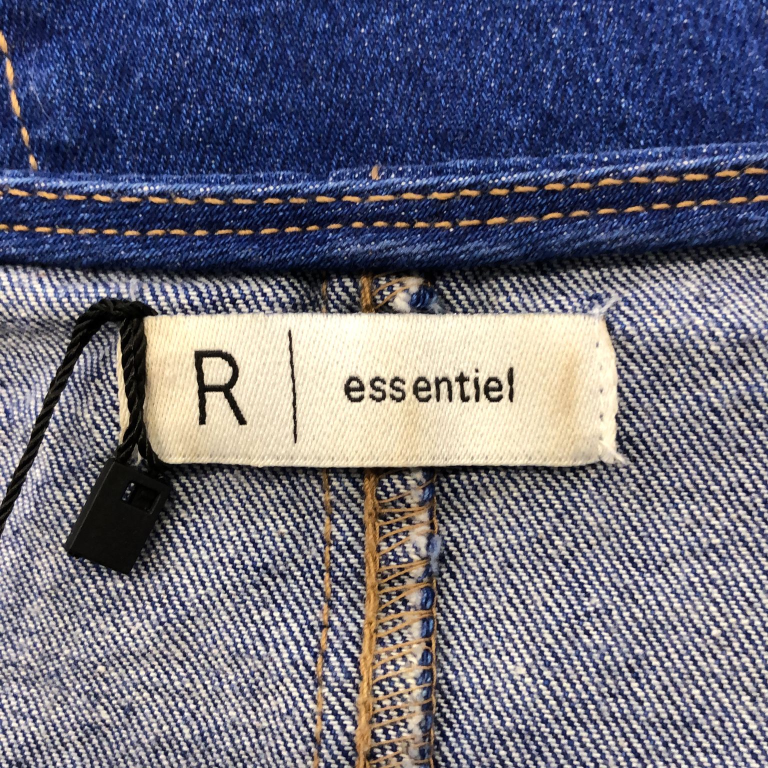 R Essentiel