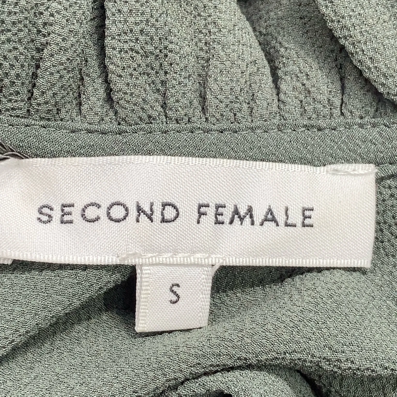 Second Female - bild 3