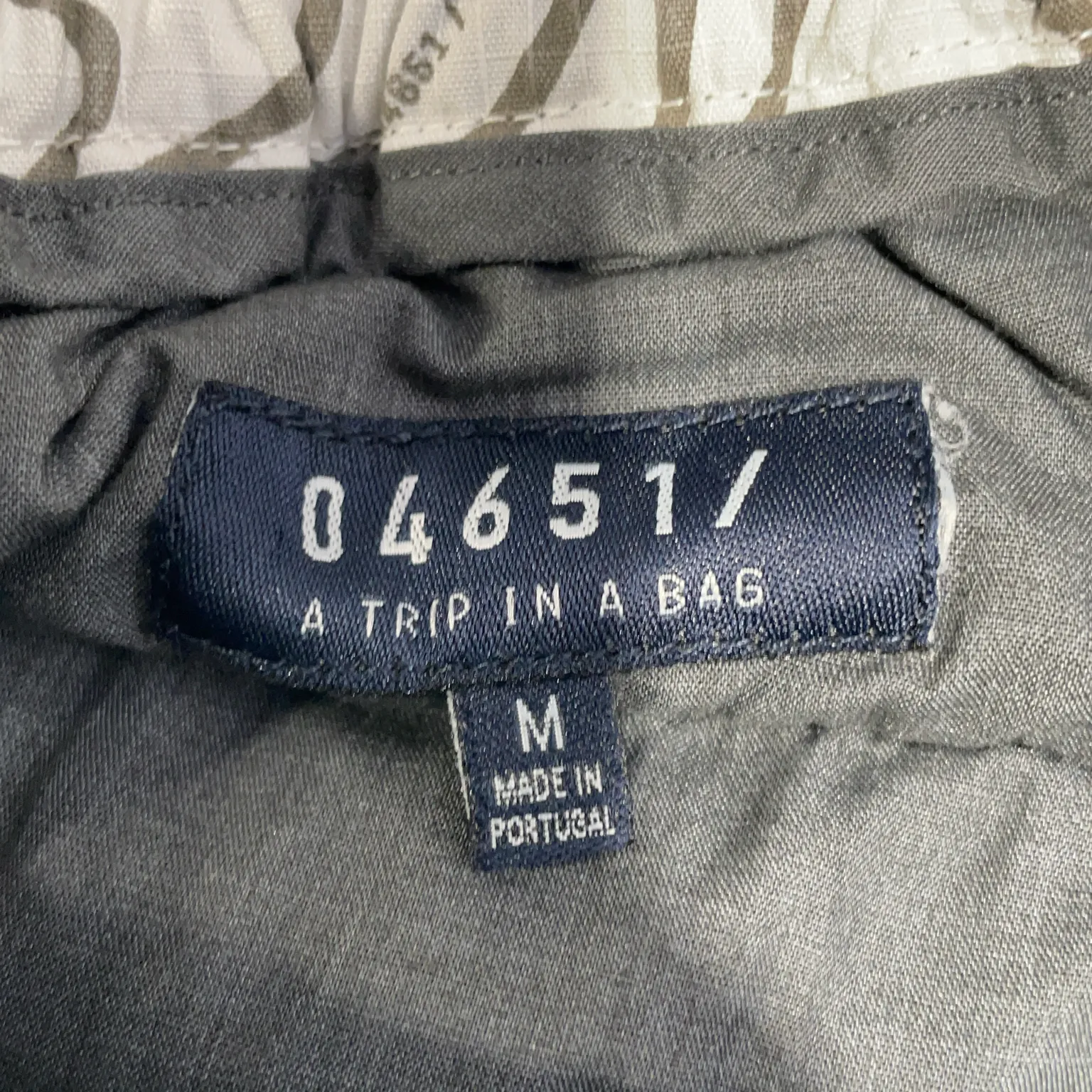 04651/ A trip in a bag - bild 3