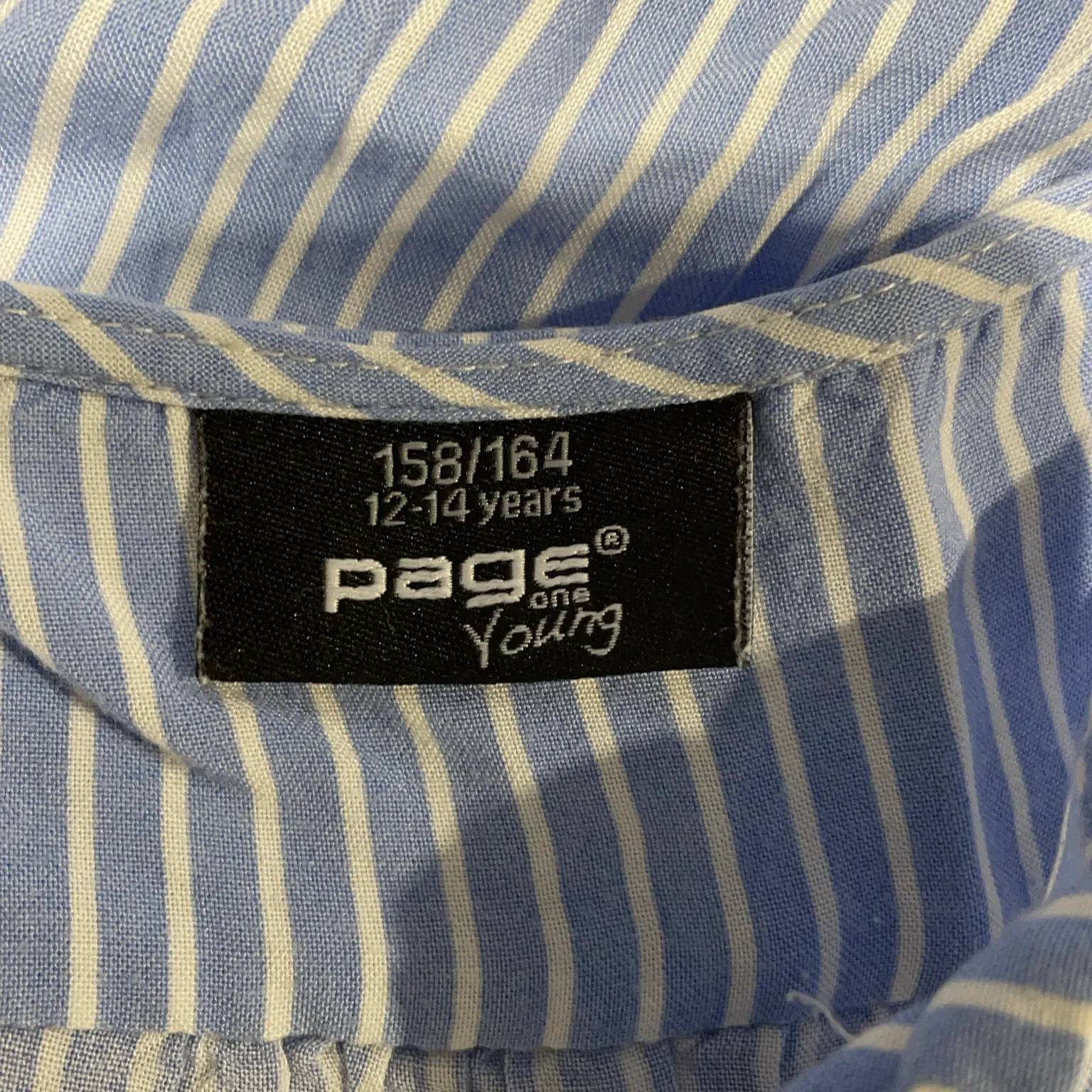 Page One Young - bild 3