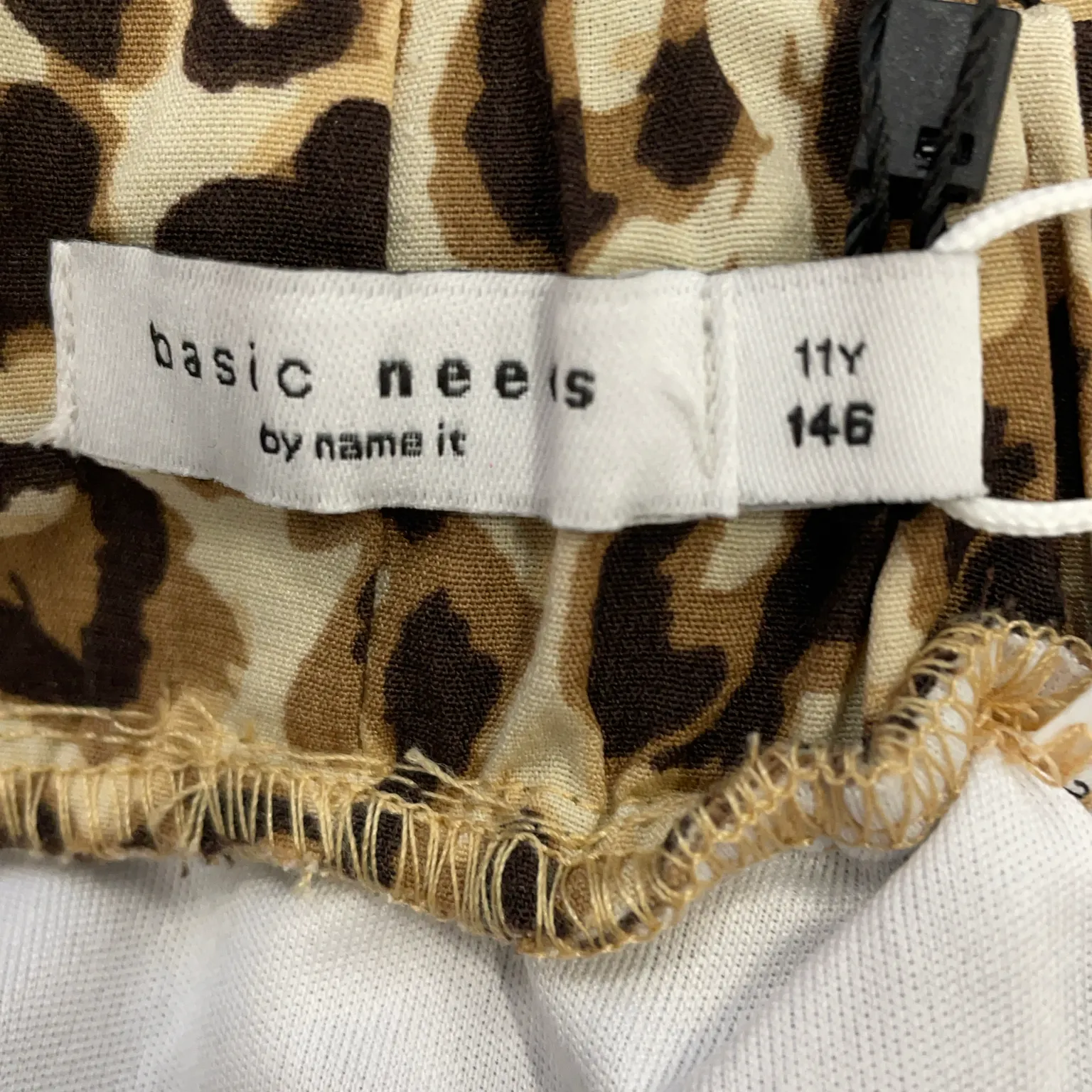 Basic Needs - bild 3