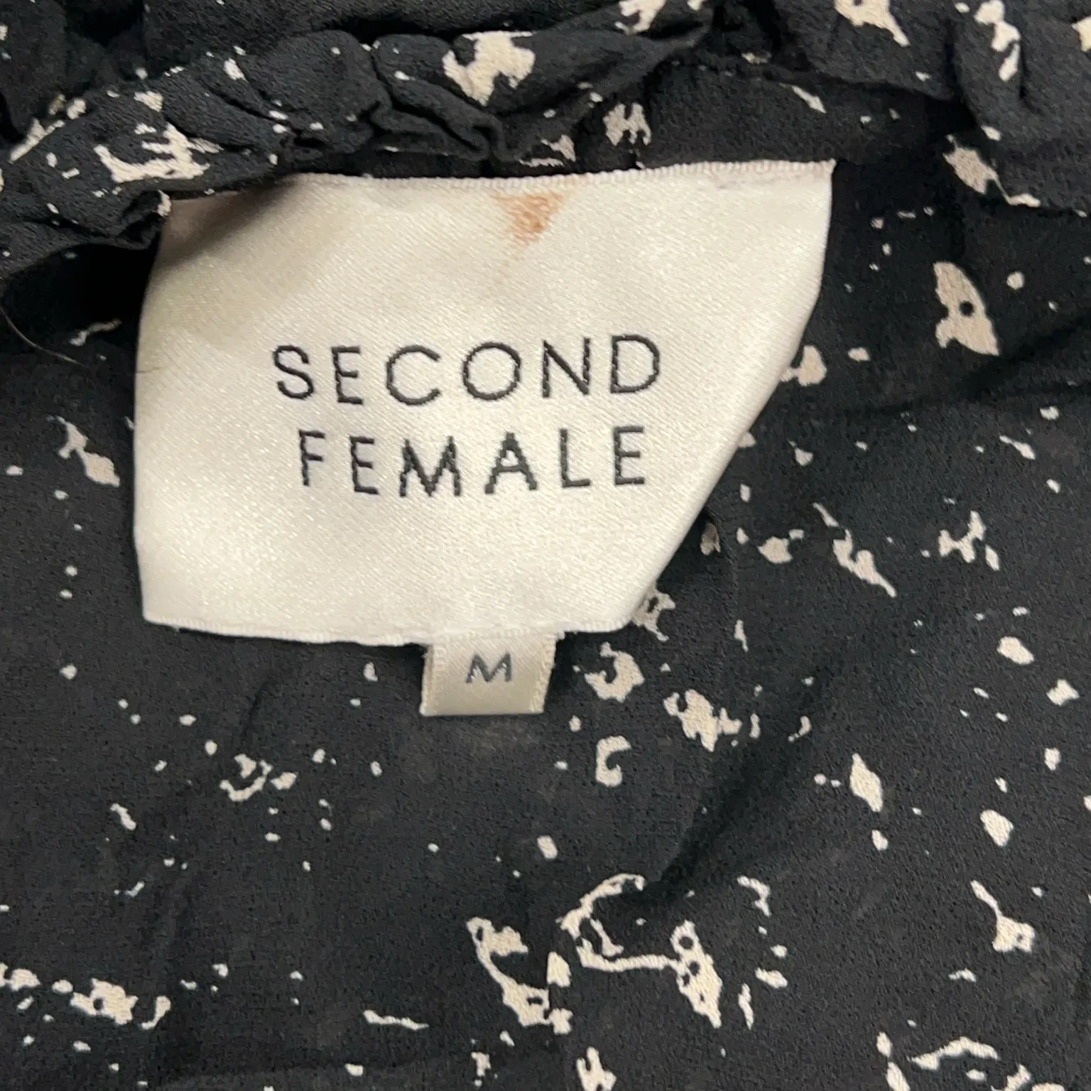 Second Female - bild 3