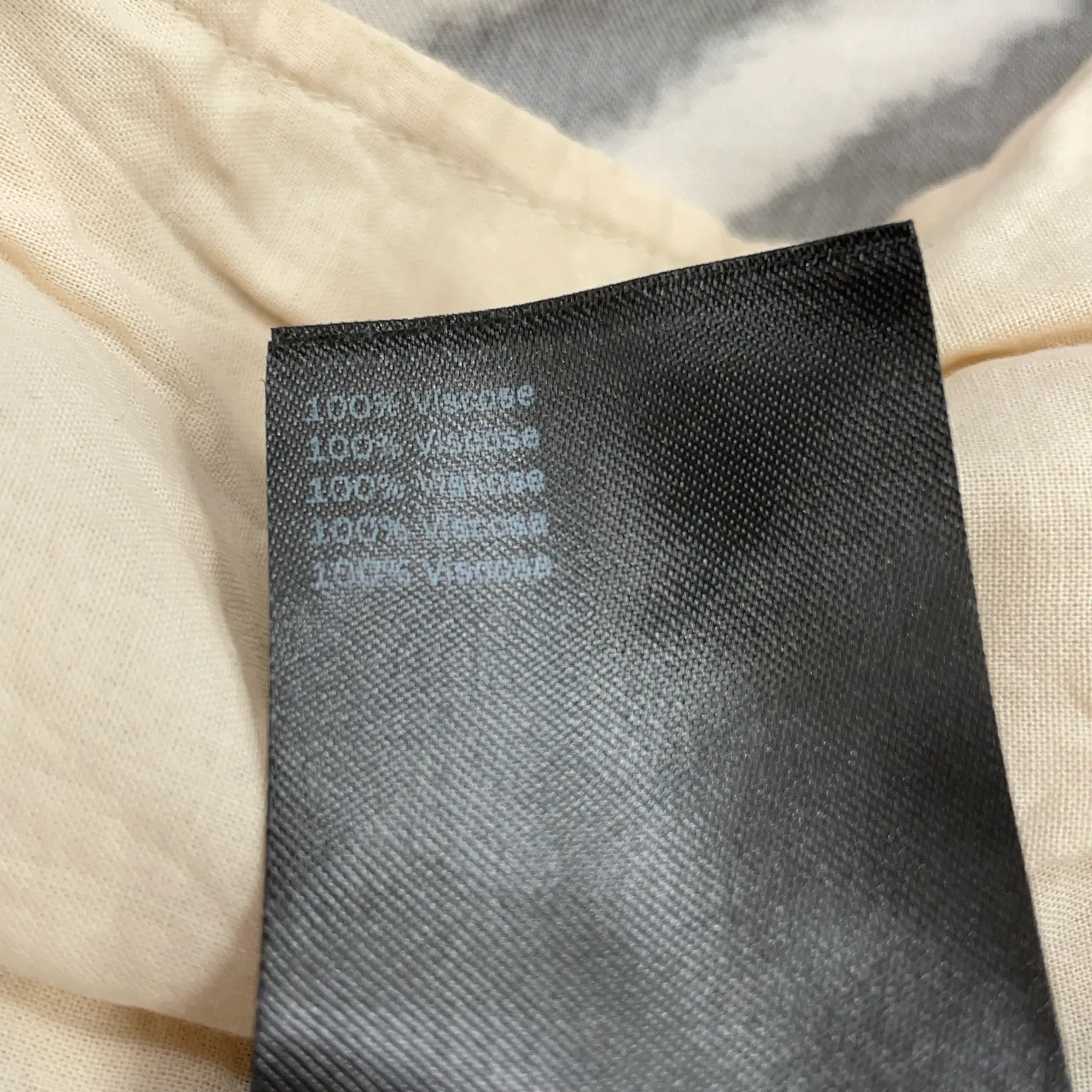 Second Female - bild 4