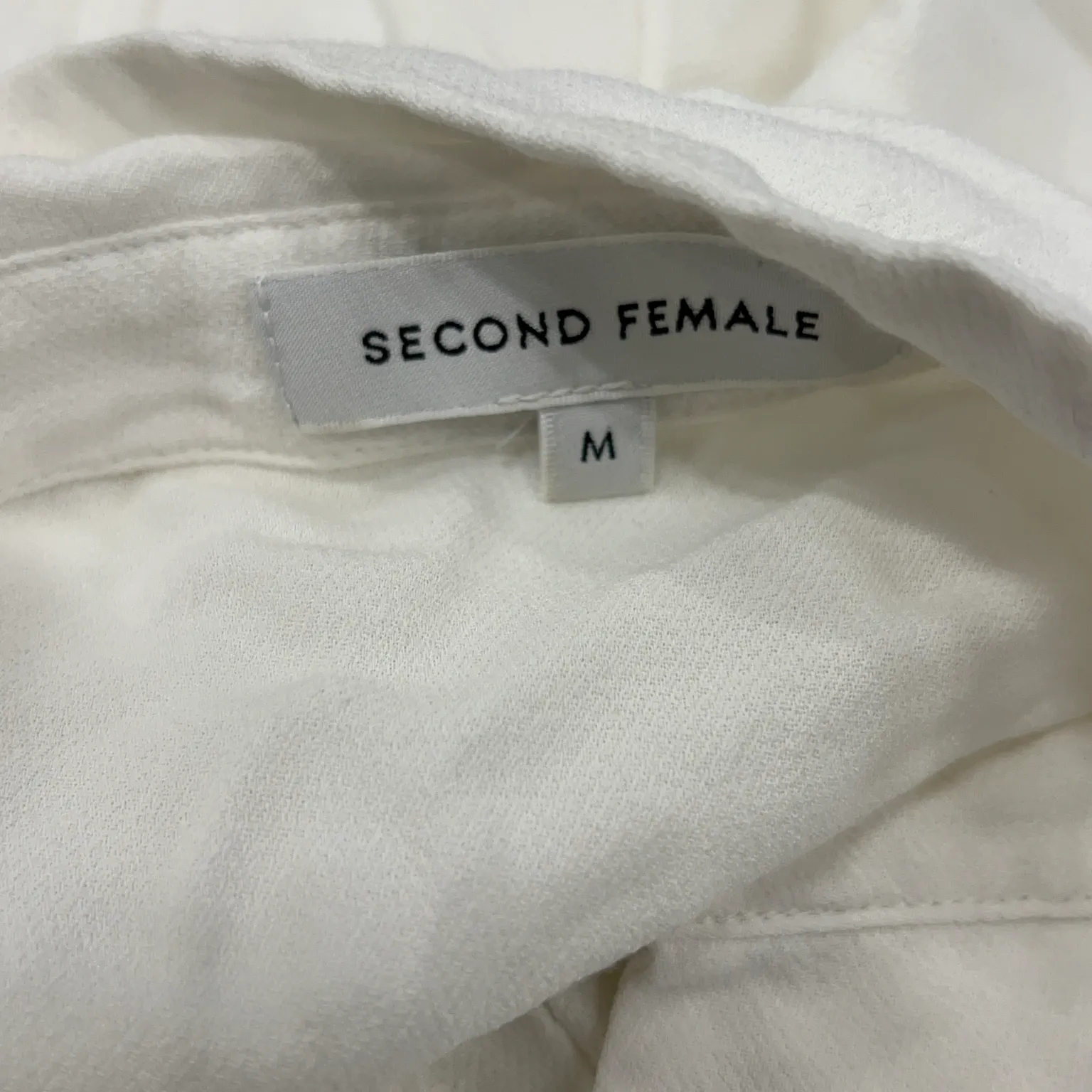 Second Female - bild 3