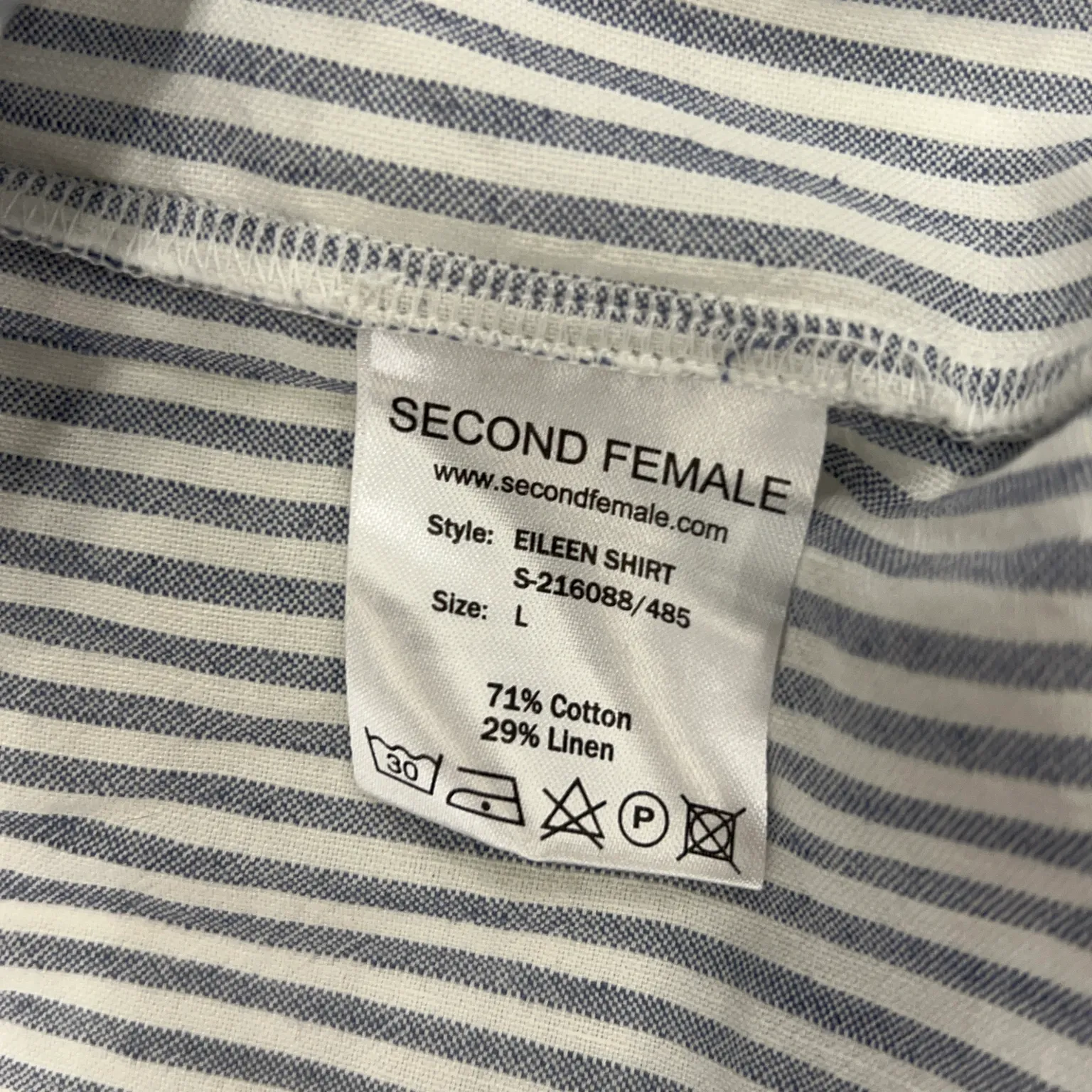 Second Female - bild 4