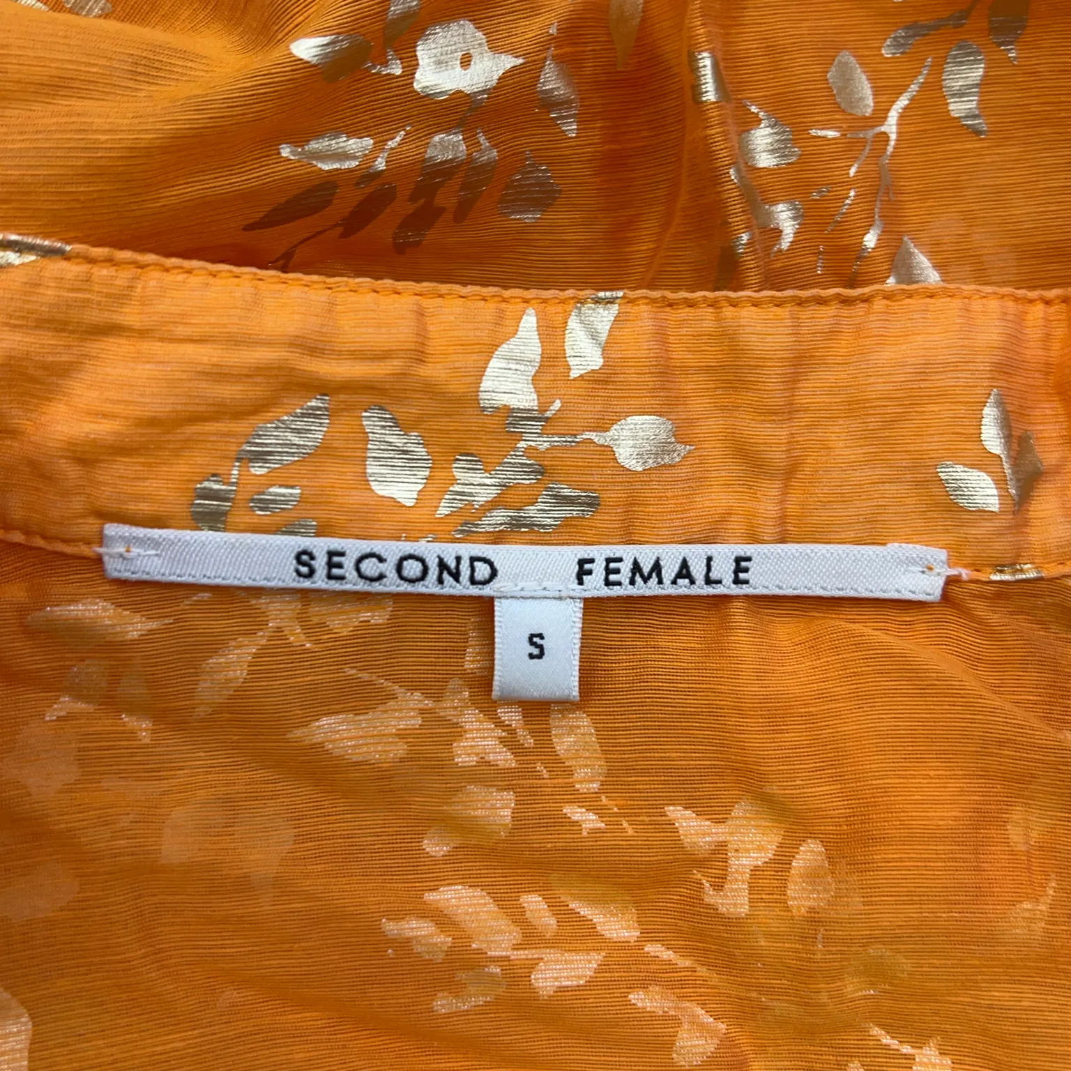 Second Female - bild 3