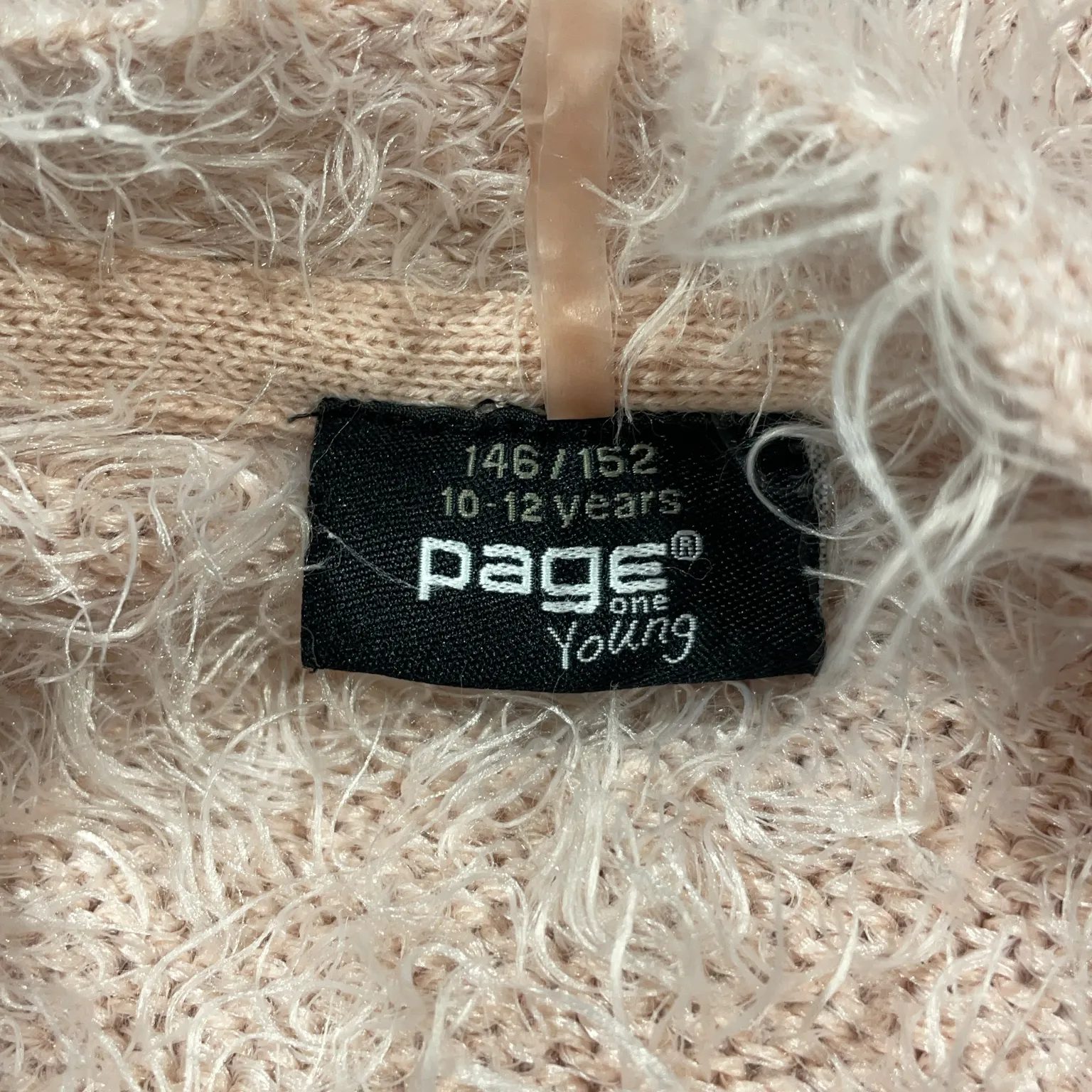 Page One Young - bild 3