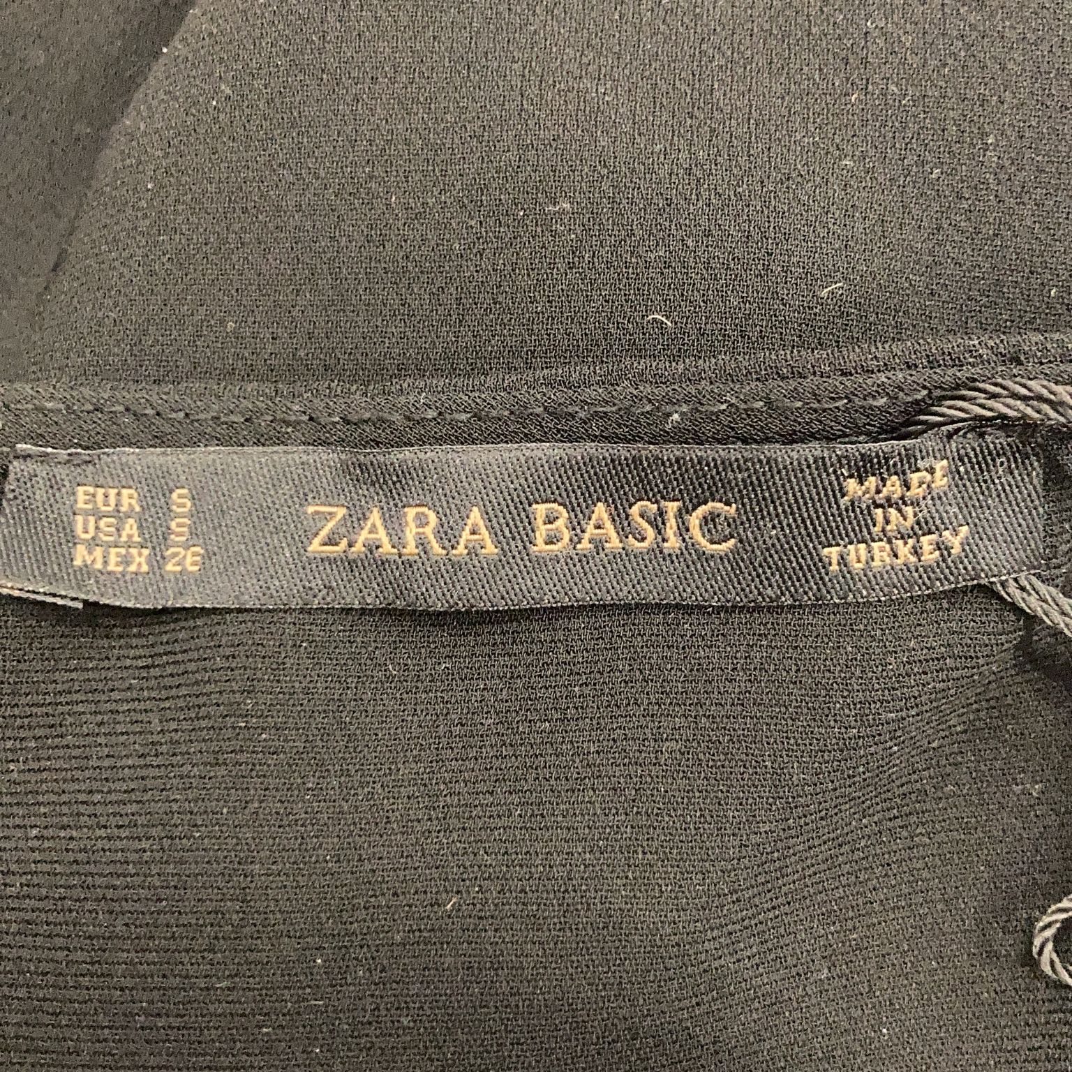 Zara Basic