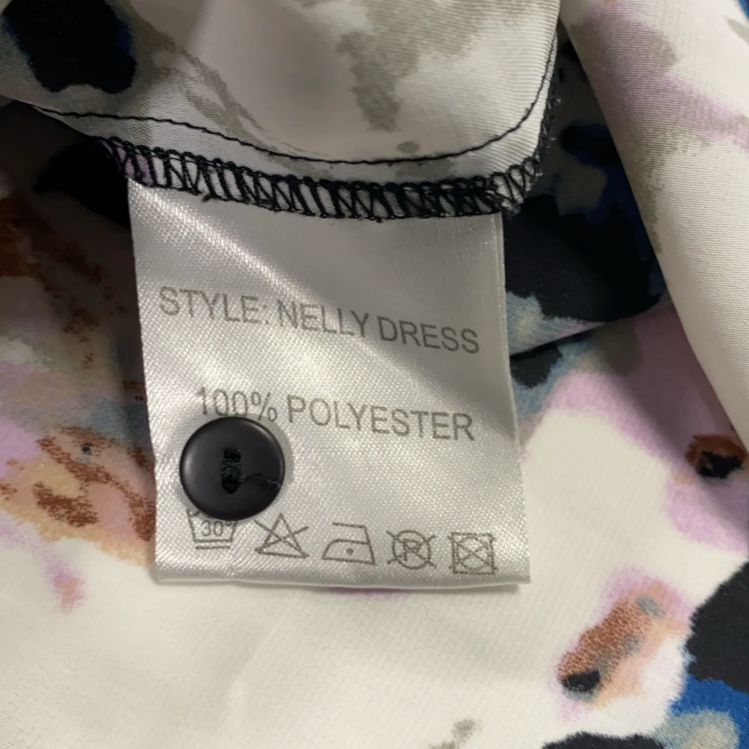 Second Female - bild 4