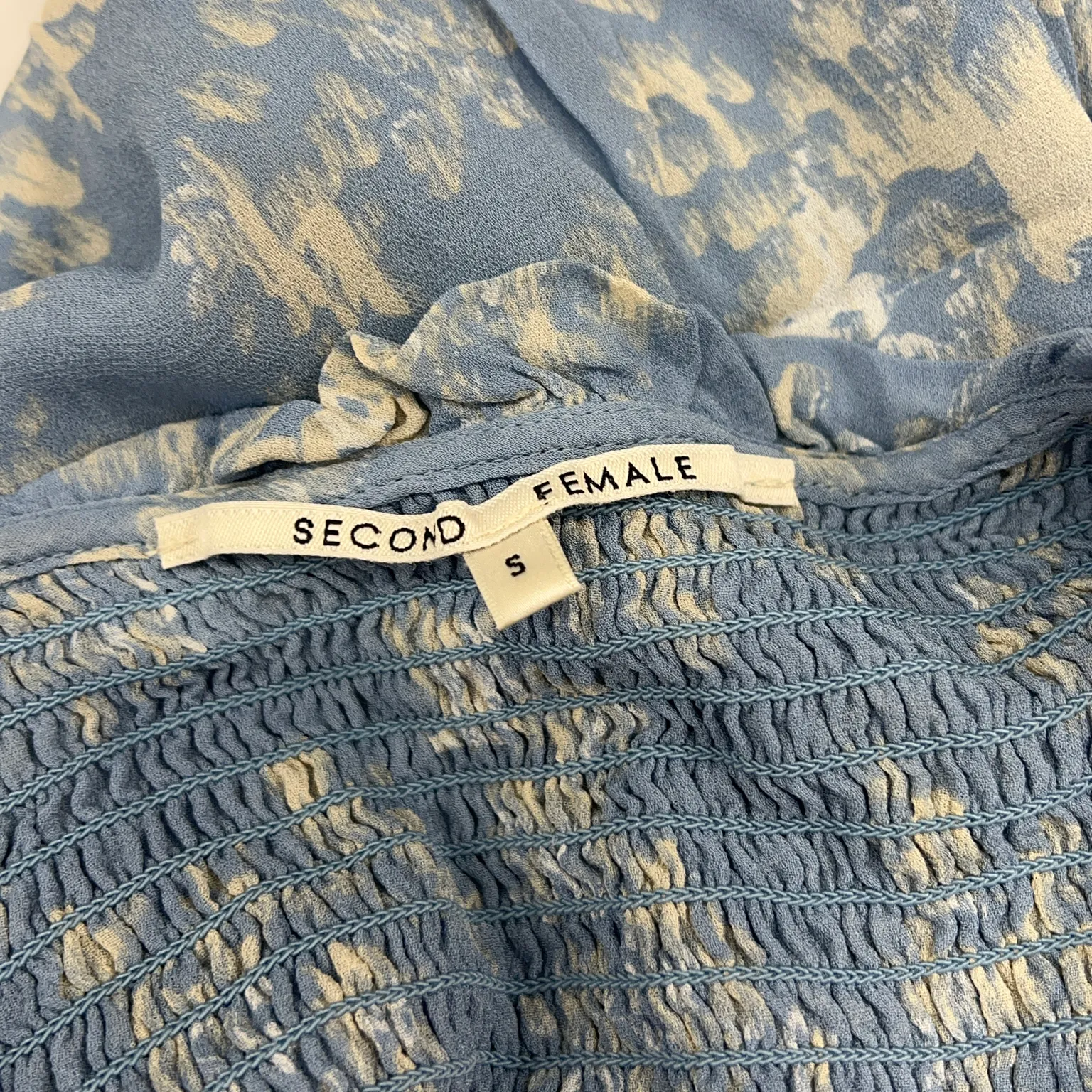 Second Female - bild 3