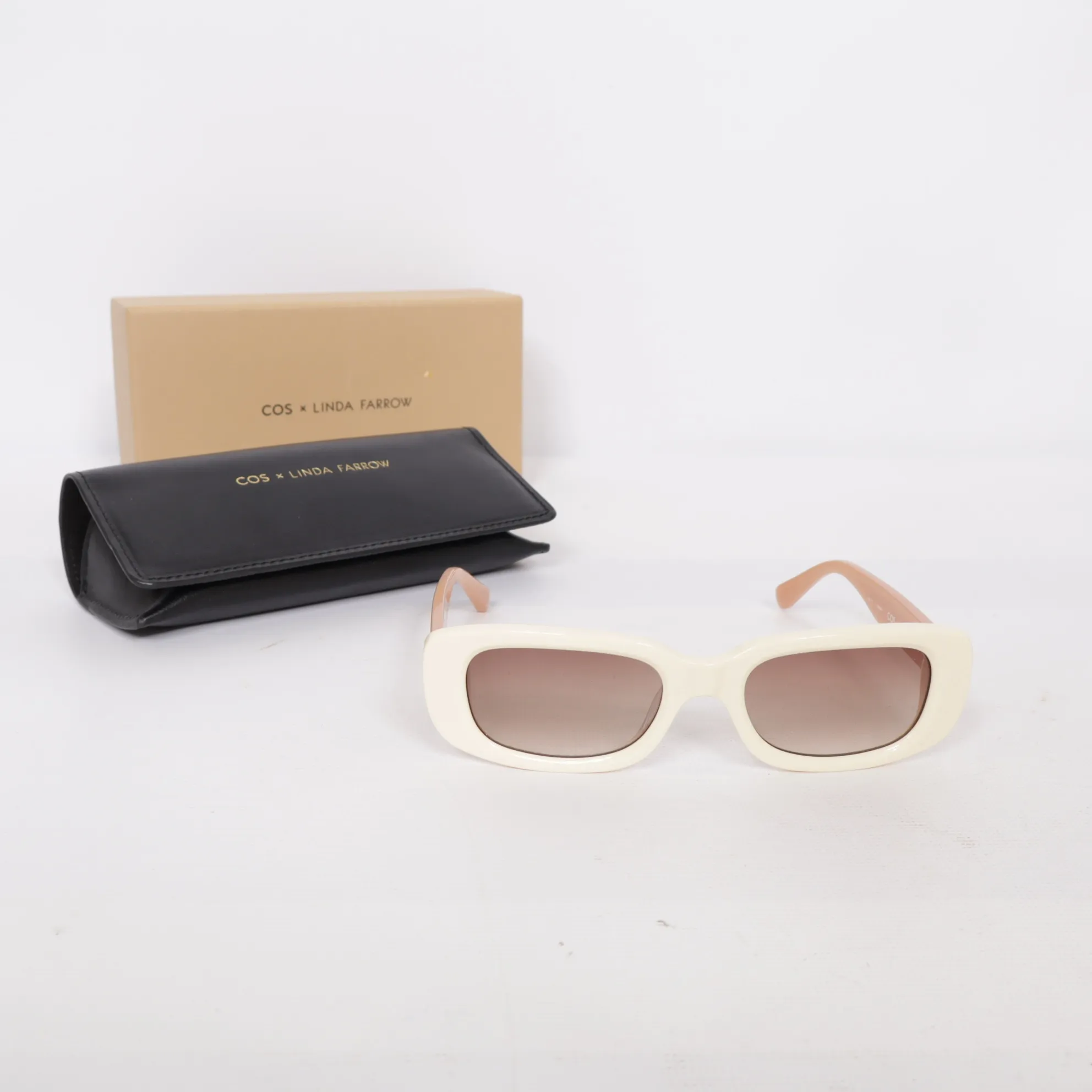 COS x Linda Farrow second hand | Shop second hand online easily on 
