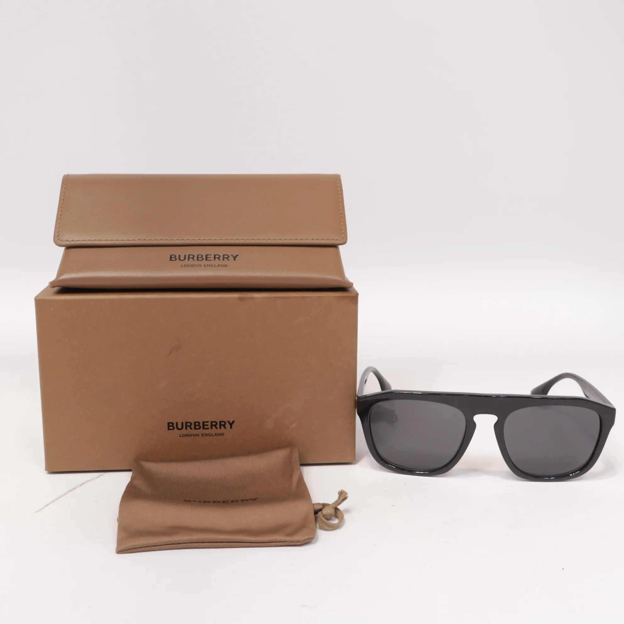 Burberry Solglasögon
