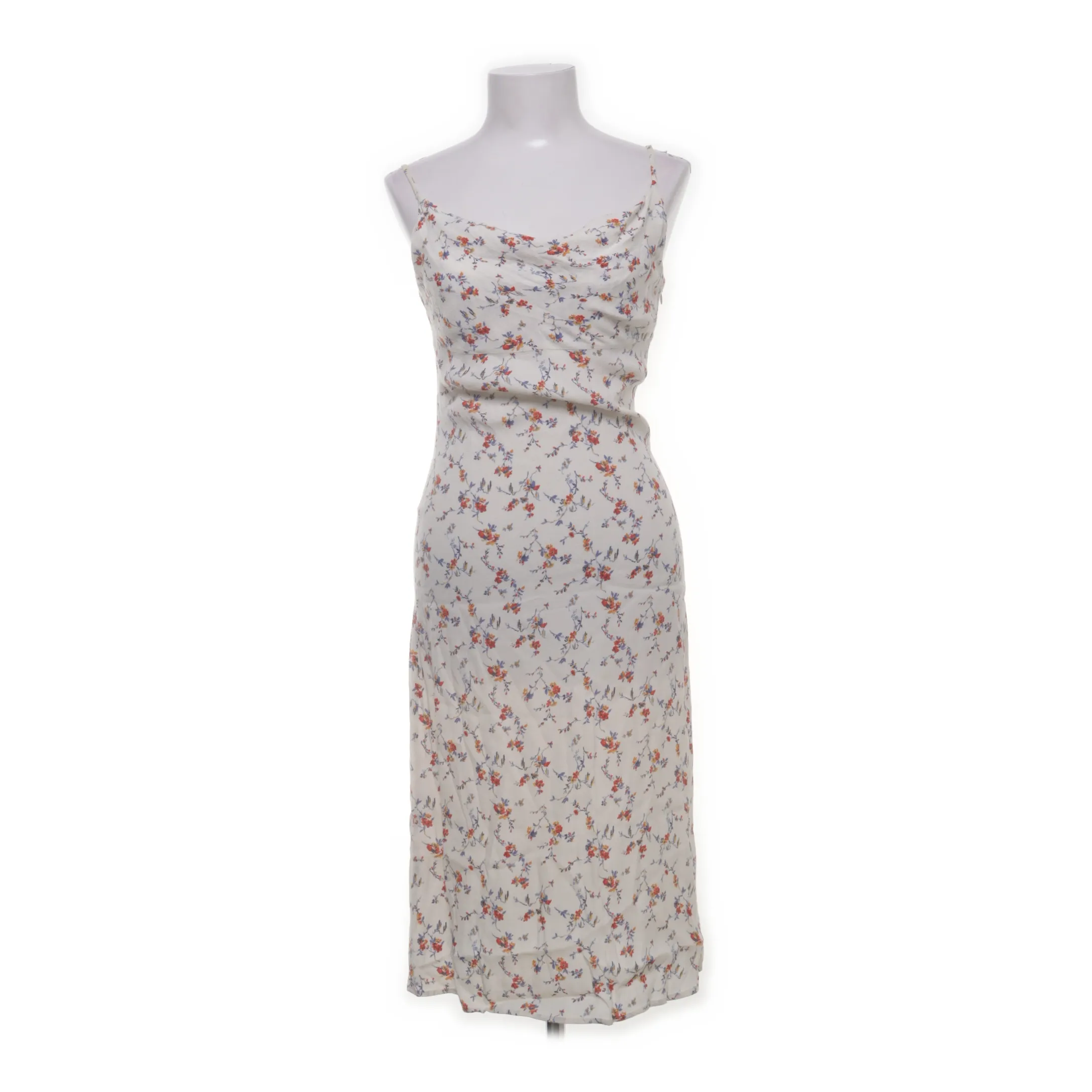 Buy second hand Reformation online at Sellpy