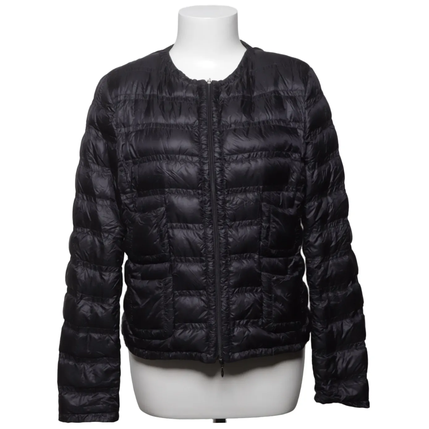 Buy second hand Moncler online at Sellpy