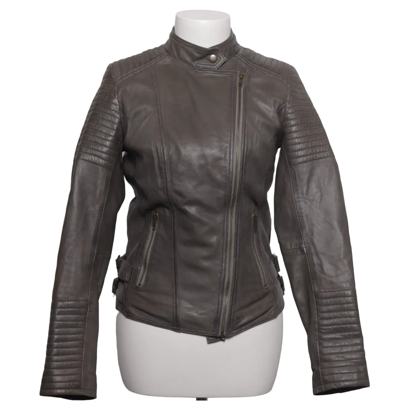 Transmission second hand | Shop second hand online easily on Sellpy.com.