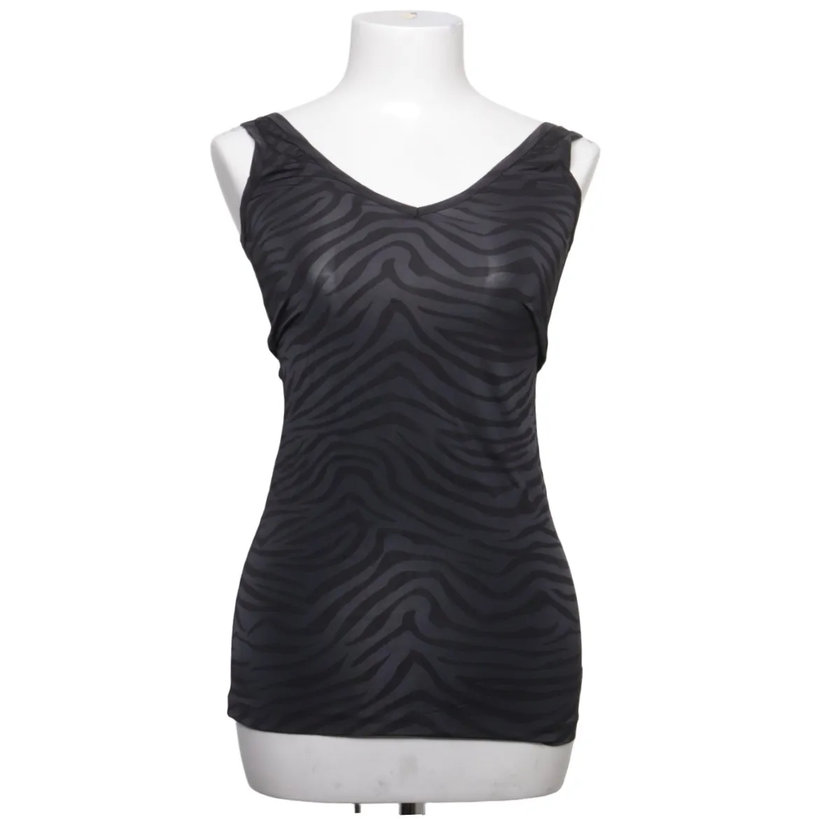 House of Lola, Linne, WMN-INT-S