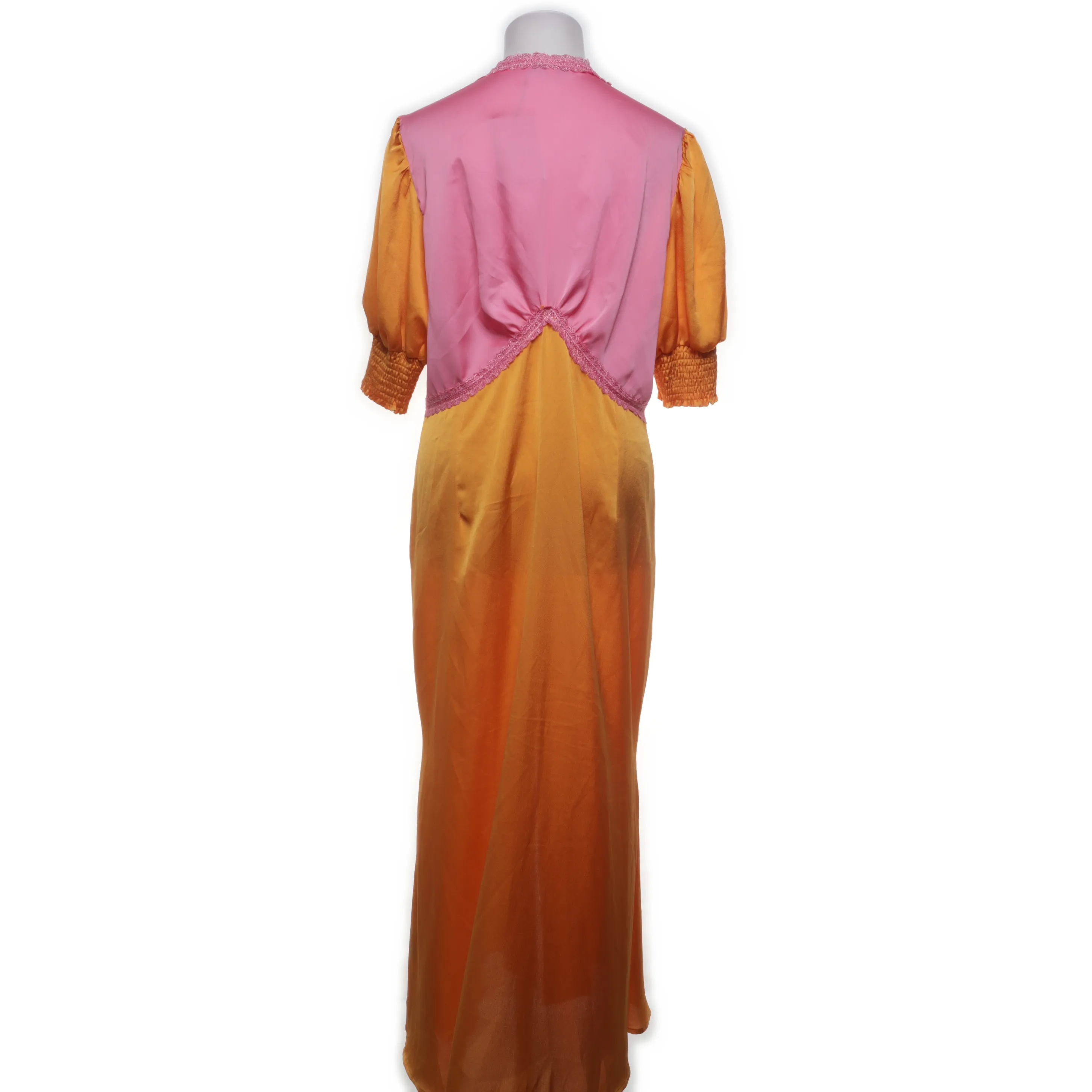 Never Fully Dressed - bild 2